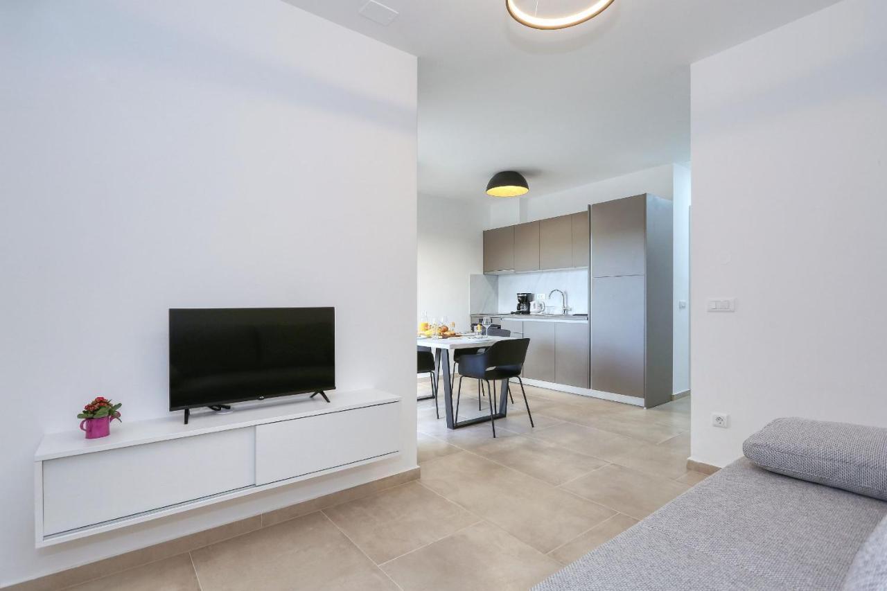 פריבלאקה Apartments Bonaca With Jacuzzi מראה חיצוני תמונה